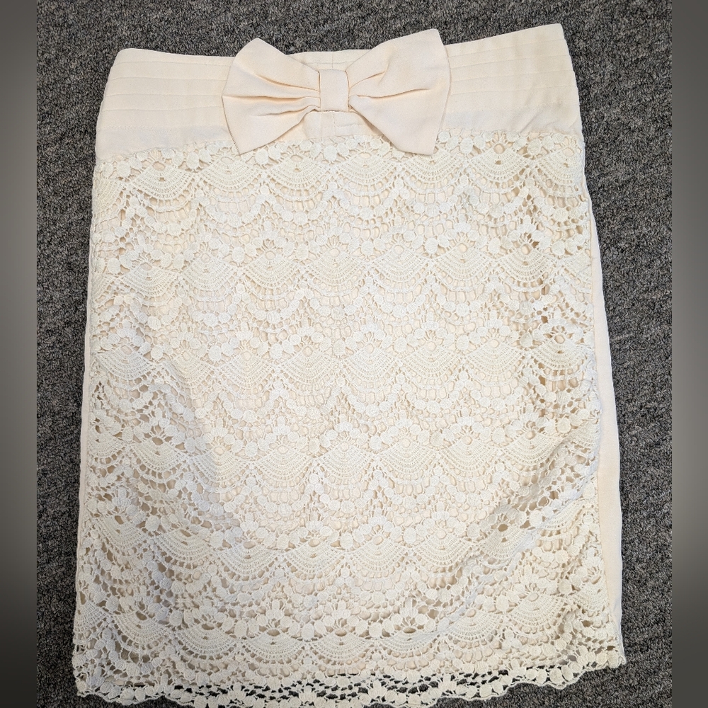 Cream colored pencil skirt Ya Los‎ Angeles sz small